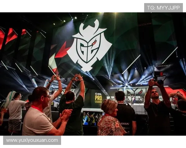 聚焦CSGO：探讨LNG战队如何在竞技场上展现强大实力与团队合作